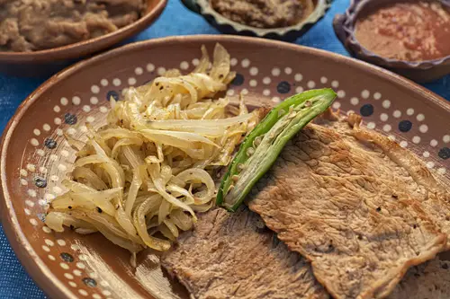 Bistec Encebollado