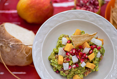 Guacamole con Granada, Jícama y Mango