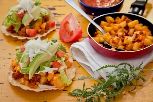 Tostadas de Chorizo con Papas
