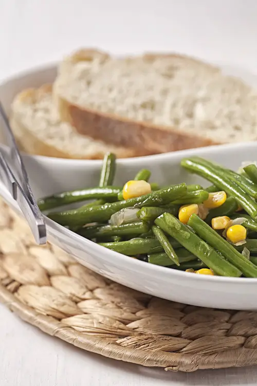 Green Bean and Corn Salad accompanied with bread