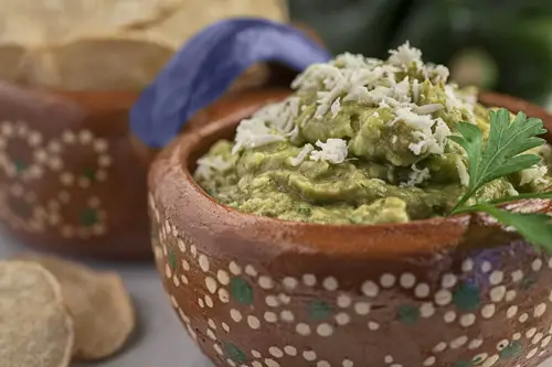 Guacamole con Chile Poblano acompañado con totopos